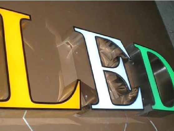 崇阳介绍LED招牌的基础知识。