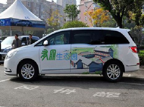 崇阳户外车贴喷绘如何保持效果?